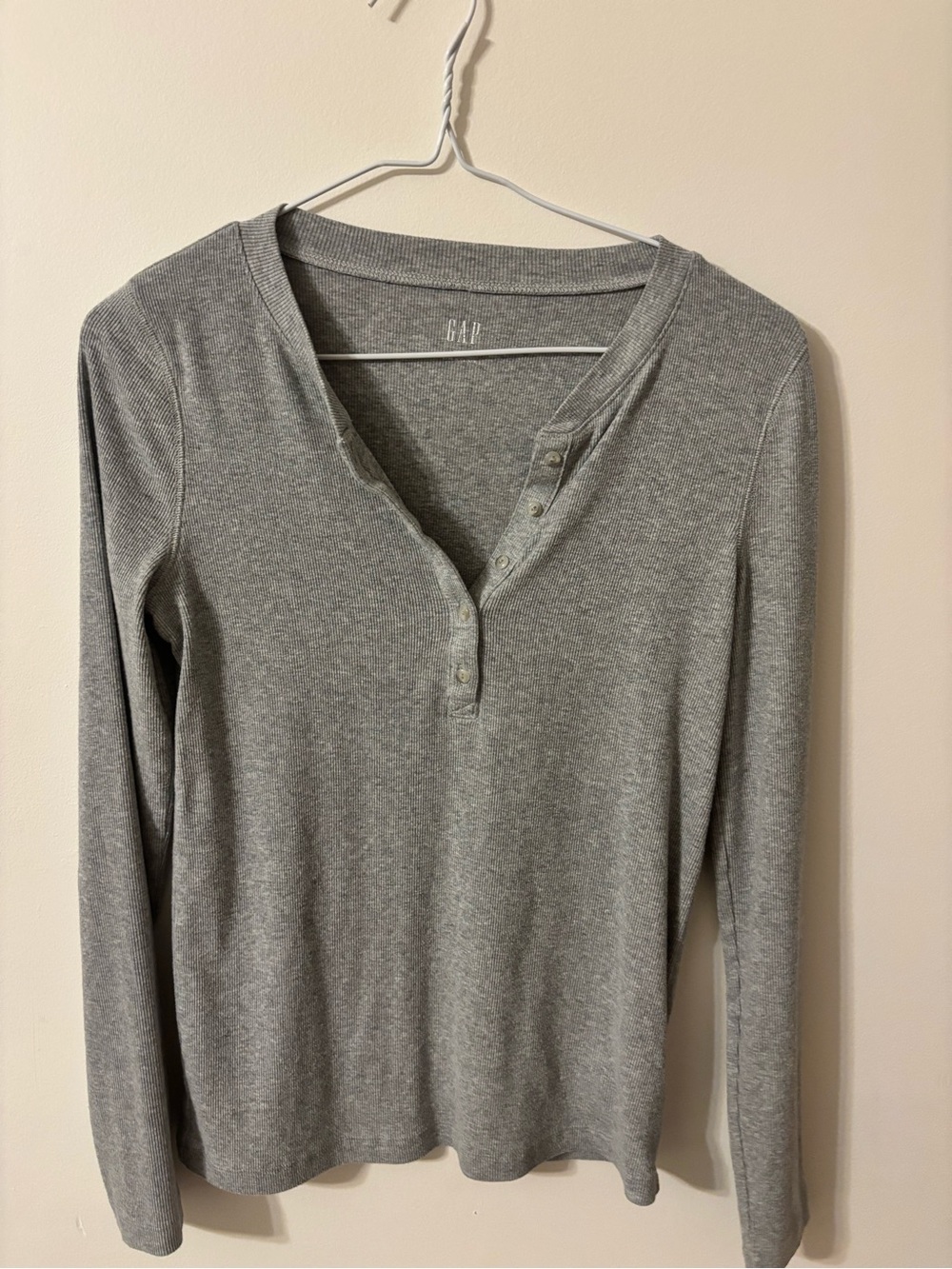 GAP Women's Heather Gray Long Sleeve Henley